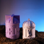 Клітка з пташками